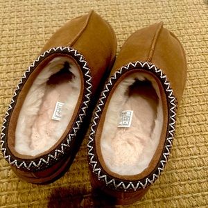 Uggs tasman slippers! NWOT🩷🩷
